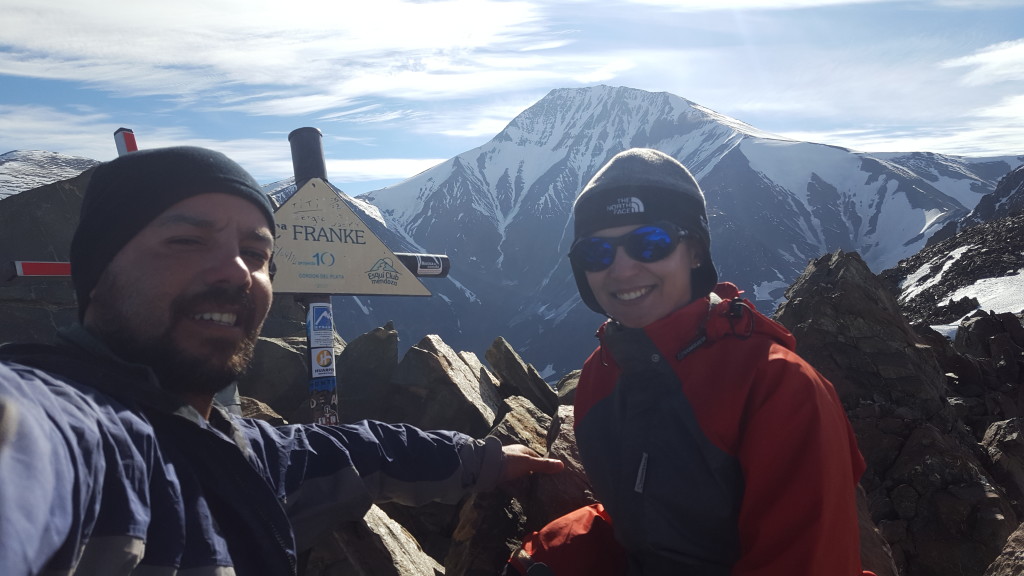 Eu, Michelle e Cerro Plata ao fundo.