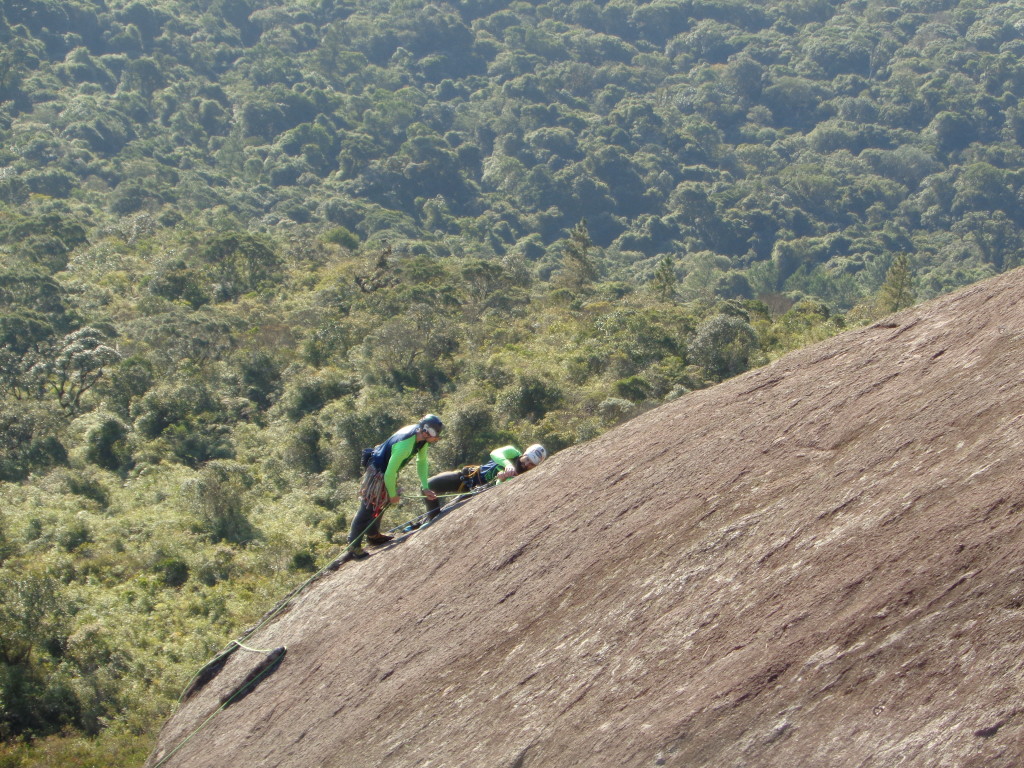 Douglas Zubeldia e Roberto Lazzari quase finalizando o BIG-1000 no Anhangava.