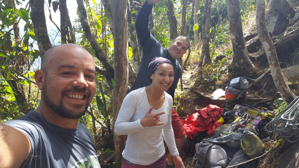 Eu, Michelle e Juliano, tudo mundo animado para entrar na parede.