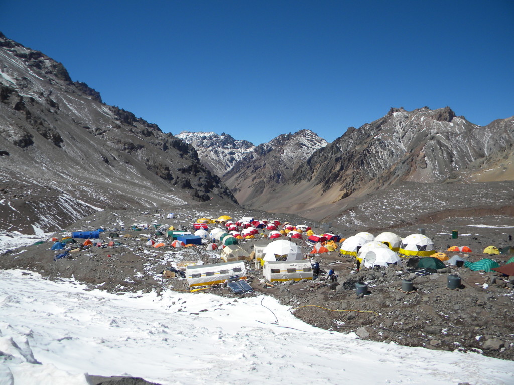 Cidade Plaza de Mulas no Aconcágua.