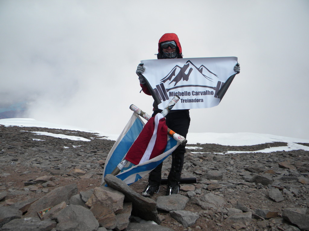 Michelle Treinadora n cume do Aconcágua.
