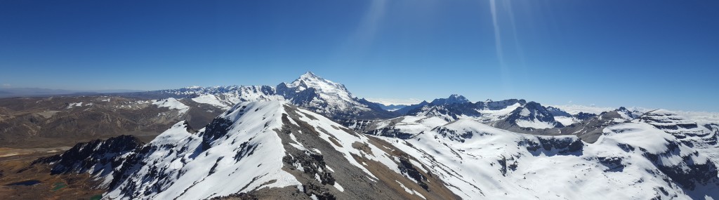 Ao fundo Huayna Potosí