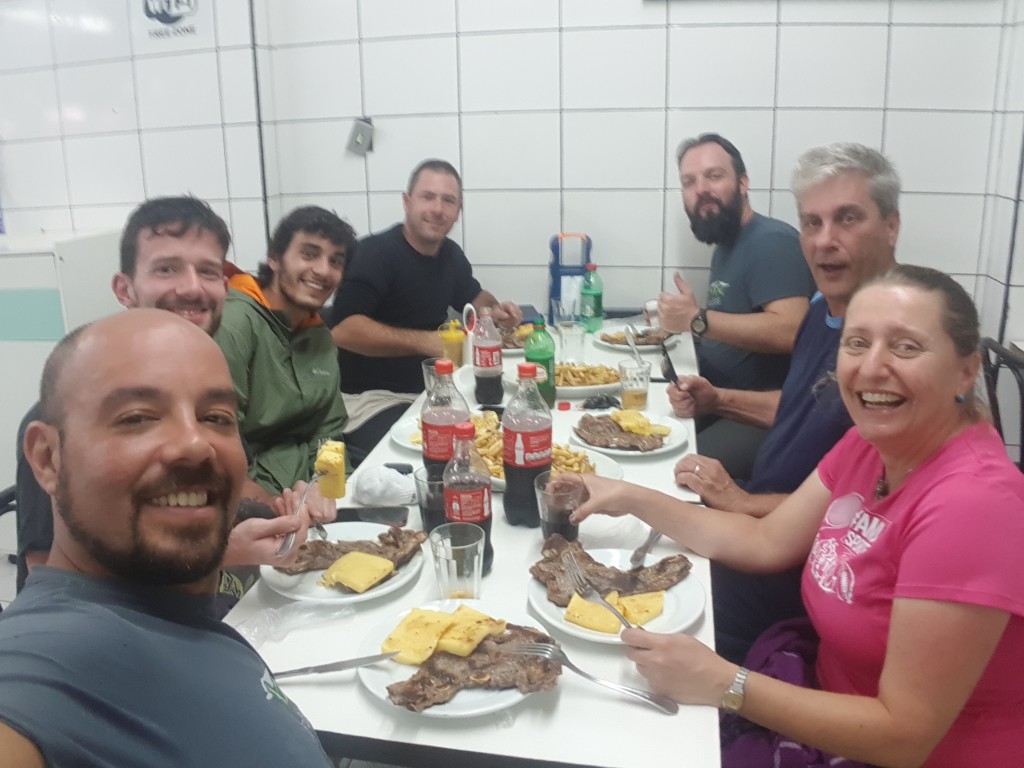 Merecida janta no Posto Tio Doca.