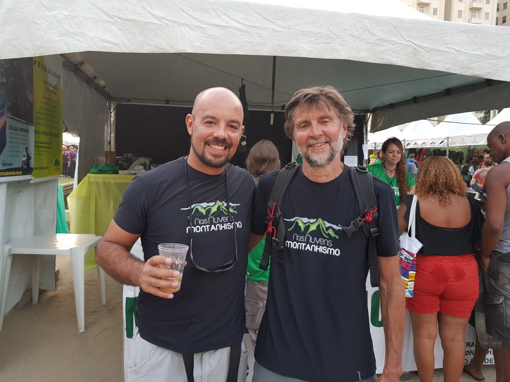 Passeando pela ATM do Rio encontrei o amigo Mascarin, surpresa de encontrar ele usando a camiseta do NNM que demos a ele de presente.