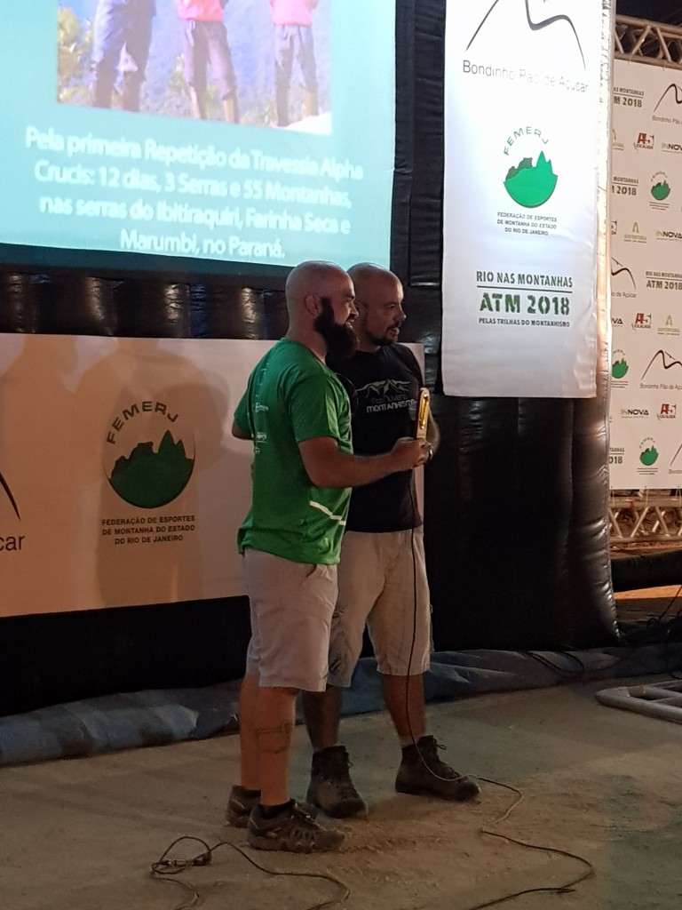 A noite teve a premiação Mosquetão de Ouro 2018. Apresentei os indicados da categoria Montanhismo. Marcos Costa de Teresópolis foi o ganhador do prêmio.