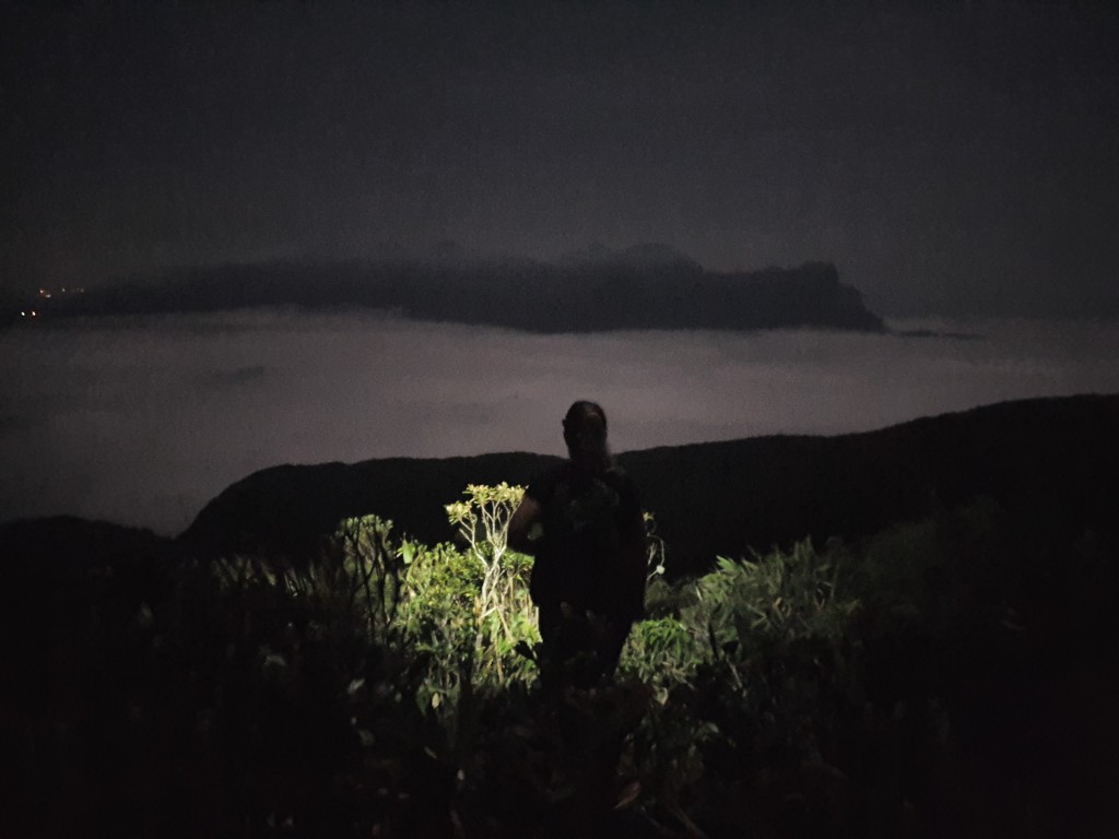 Cume do Mãe Catira já a noite.