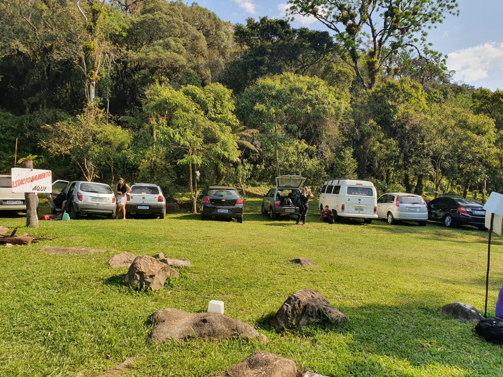 Estacionamento na base do Mãe Catira/Morro 7
