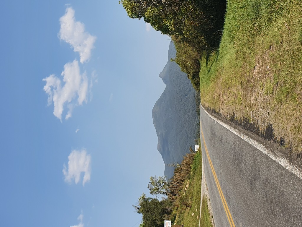 Mãe Catira vista da Estrada da Graciosa